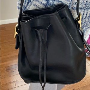 Couch Bucket Bag - Leather